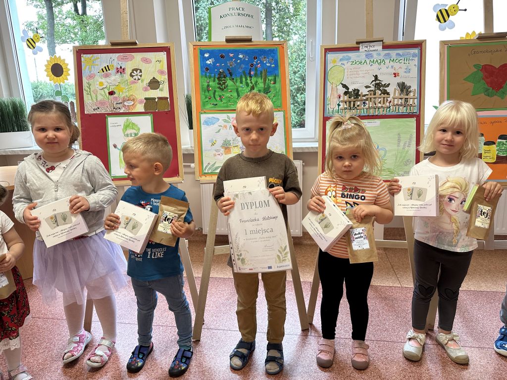 Udział naszych przedszkolaków w konkursie „ZIOŁA MAJĄ MOC – ODKRYJMY RAZEM POTENCJAŁ NATURY W AGLOMERACJI OPOLSKIEJ”