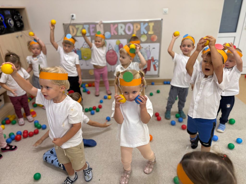 "Dzień Kropki" w grupie "Biedronki"